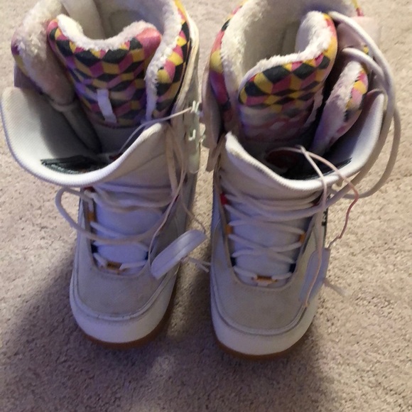 used snowboard boots size 9